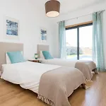 Nooma Villa *